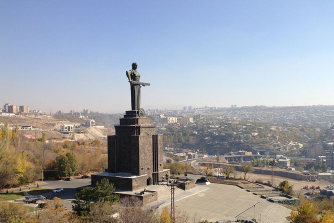 Amazing Yerevan - Stop 3: Cascade Complex and the Story from Tamanyan to Gefeschyan