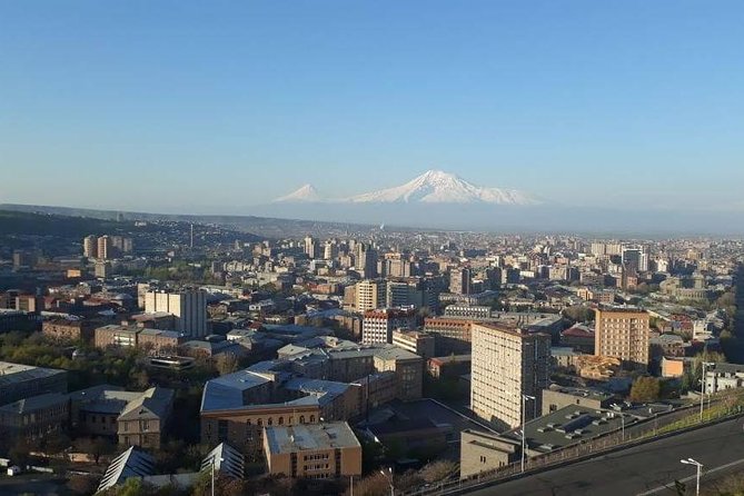 Evening walking tour in Yerevan - Northern Avenue: street art, shops, and easier evening momentum