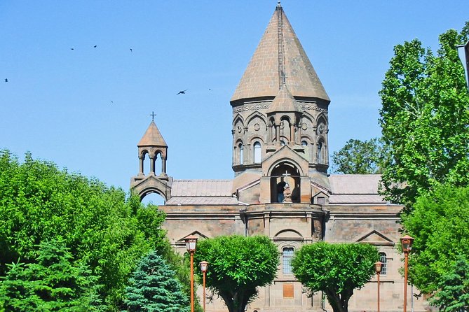 Group Tour: Hovhannavank, Saghmosavank, Chocolate House, Aghtsk - Guide quality and the English–Russian rhythm: where the best days win