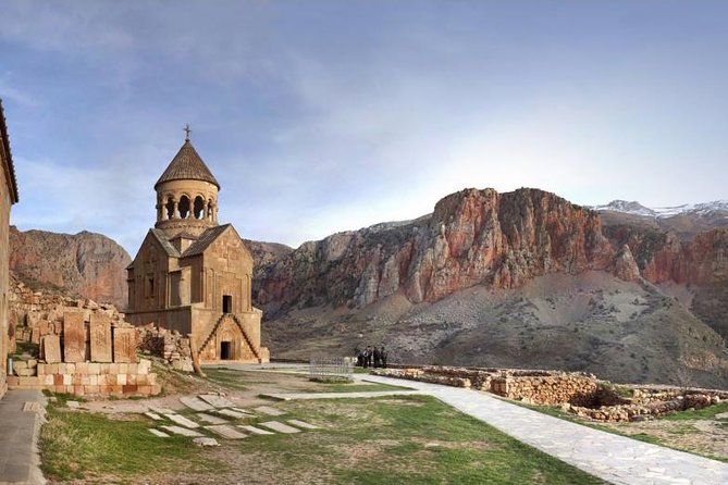 Group tour: Khor Virap, Noravank, Areni Winery and Cave - Starting point in Yerevan: Hyur Service, no hotel pickup