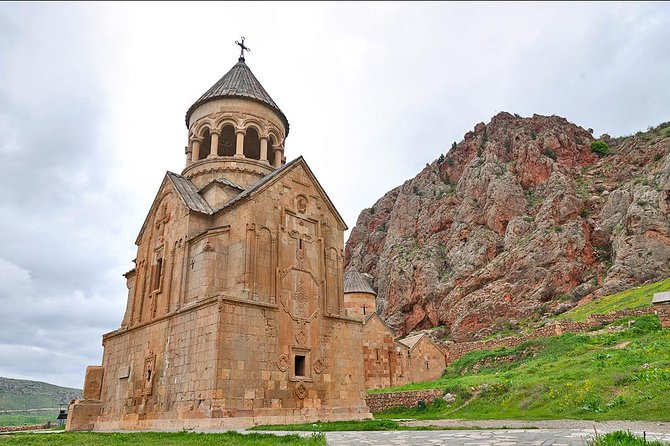 Group tour: Khor Virap, Noravank, Areni Winery and Cave - Timing and transport: group bus, no assigned seats