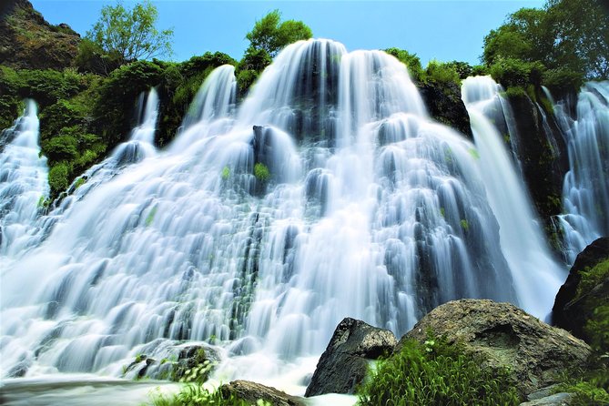 Group Tour: Shaki waterfall, Tatev monastery & ropeway, Hin Areni winery - Key moments that make this day trip work