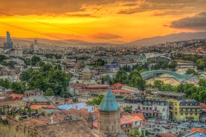 Join in group tour-transfer from Yerevan to Tbilisi or vice versa - How the day flows: timing, English support, and border reality
