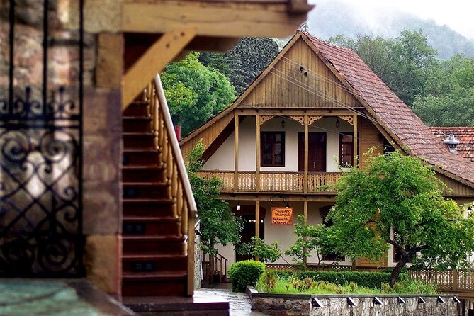 Join in group tour-transfer from Yerevan to Tbilisi or vice versa - Should you book this tour-transfer?