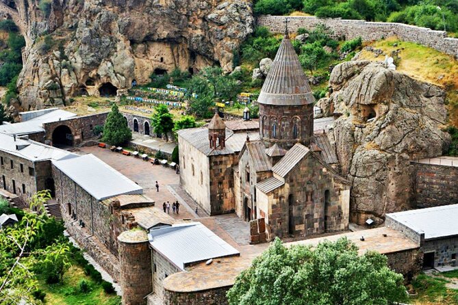 Khor Virap, Azat Reservoir, Garni & Geghard Small-Group Day Trip - Charent’s Arch: Quick Ararat Payoff