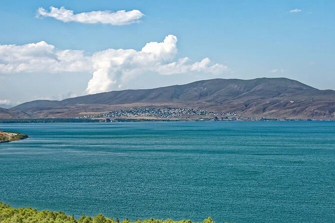 Lake Sevan, Hayravank, Noratus, Selim Pass, Jermuk, Areni - A private 11-hour Armenia circuit from Yerevan