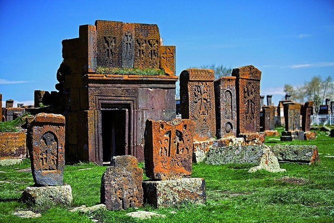 Lake Sevan, Hayravank, Noratus, Selim Pass, Jermuk, Areni - Areni wine tasting: three Armenian pours to close the loop