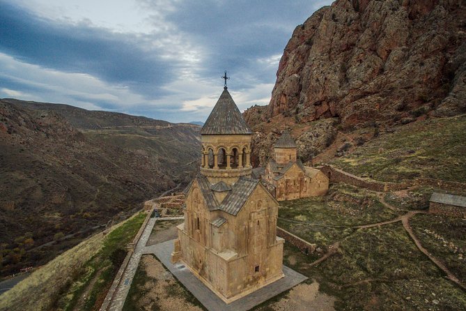 One Day Private Trip to Khor Virap, Noravank and Tatev Monasteries - Stop 2: Noravank Monastery’s carvings and key Christian details