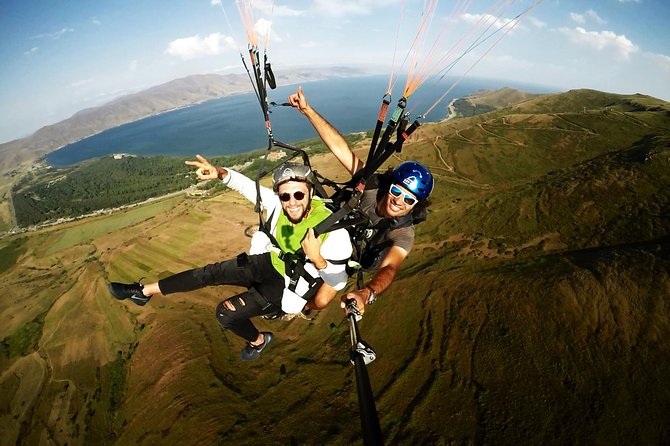 Paragliding in Armenia - The sky time: 10 minutes to 1 hour of Armenian views