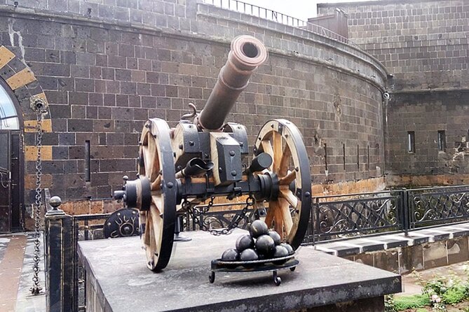 Private tour to Gyumri, Dzitoghtsyan Museum, Black Fortress - Gyumri’s city center: tuff stone, churches, and squares in one sweep