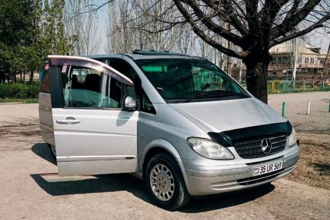 Transfer from Yerevan to Tbilisi - Border crossing pace: avoiding the usual “paperwork panic”