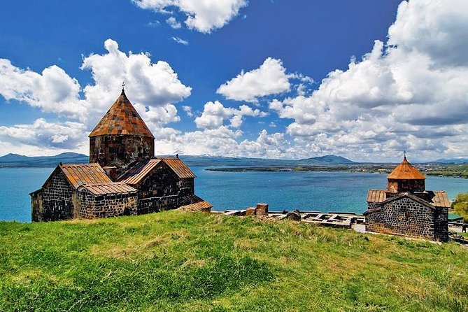 Transfer from Yerevan to Tbilisi with 2 sightseeing stops - Car comfort, driver style, and communication