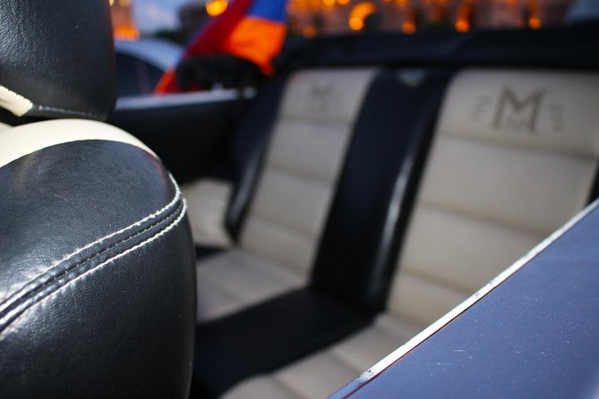 Yerevan city tour with drinks in a classic car with photography - Republic Square, dancing fountains, and the Vernissage market glance