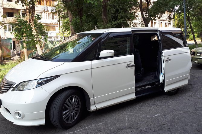 Yerevan city-Zvartnots airport transfer - Small details you’ll appreciate: tickets, children, and dress code